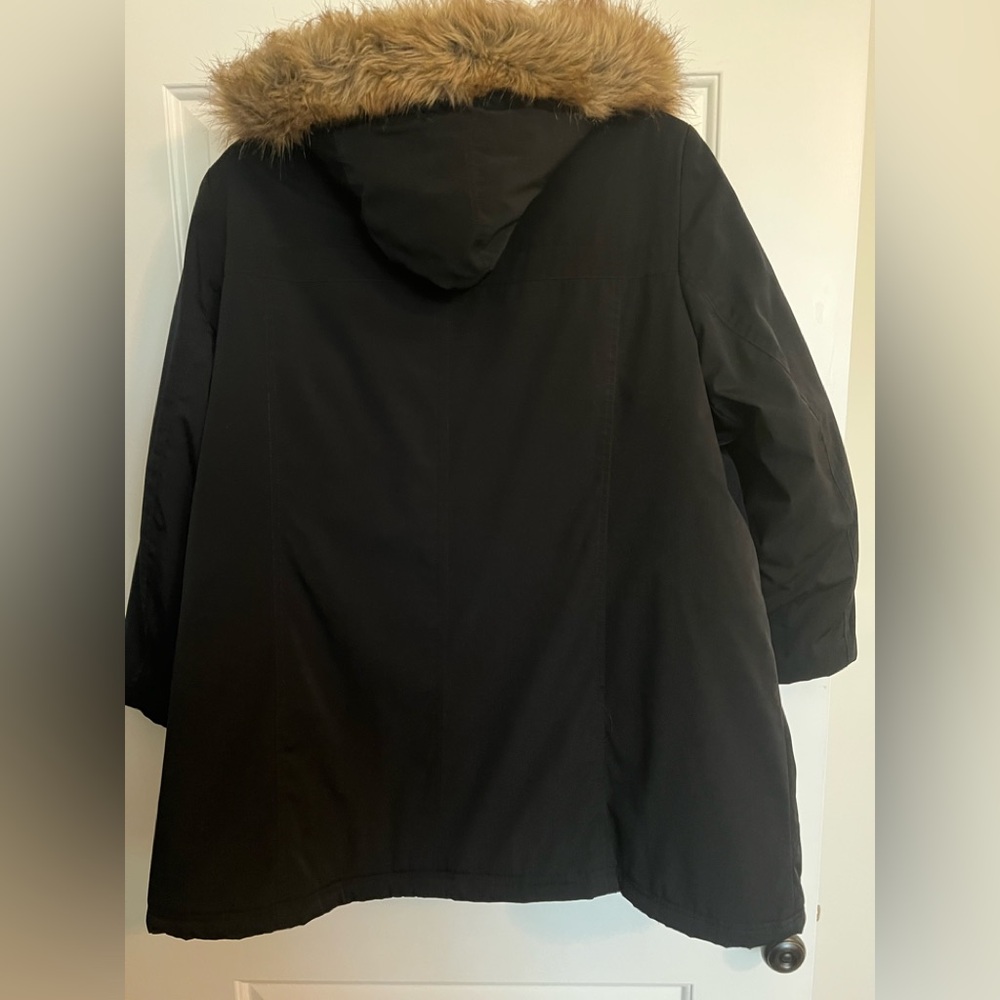 Gallery plus size 2x Black Puffer Coat with faux Fur trim on Hood - Picture 3 of 16